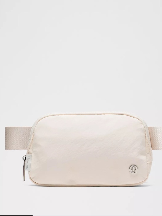 lululemon athletica Handbags - Lululemon Everywhere Belt Bag 1L, White Opal Off White Good Condition